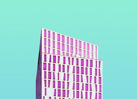 Moderne Architektur vor türkisem Himmel Moderne Architektur vor türkisem Himmel